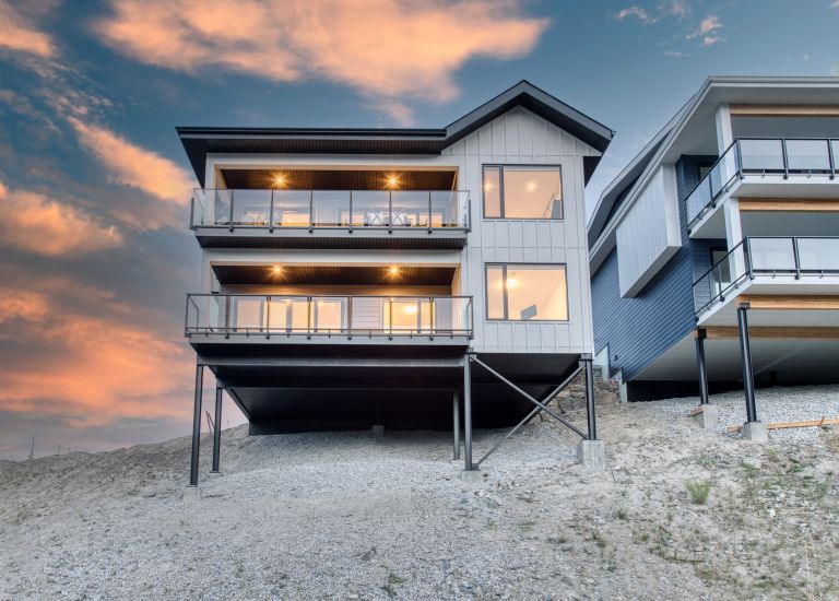 DekSmart Railings Glass Panel Railing system in Kelowna by Duradek.