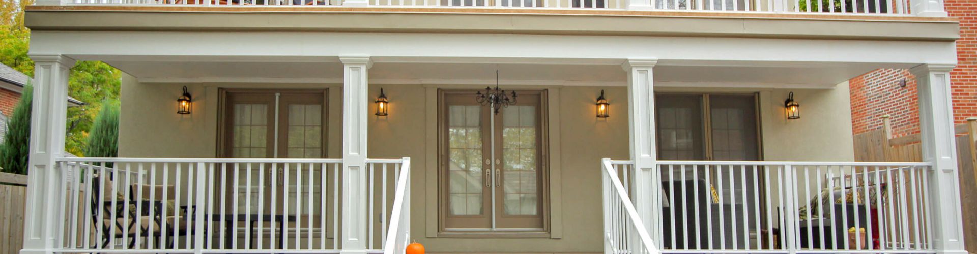 DekSmart wide picket aluminum deck railing in white