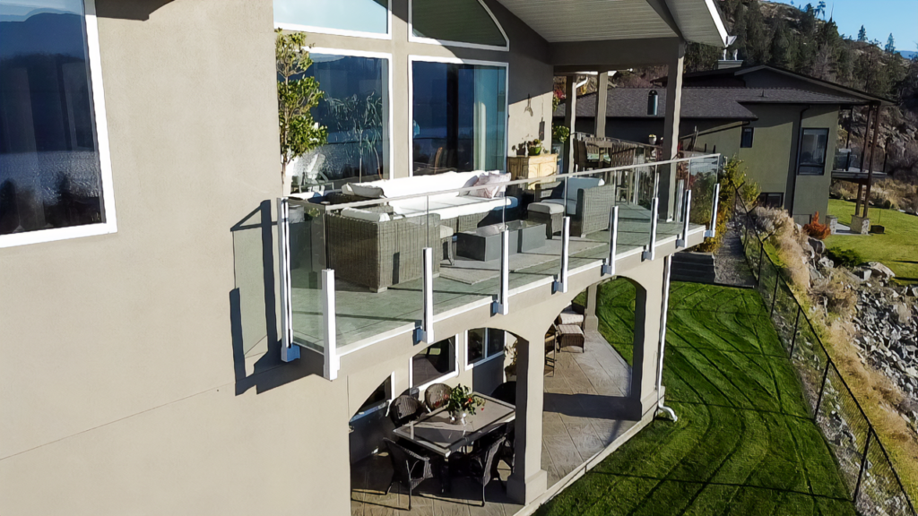 DekSmart Railings 10mm Engineered (Triple R) aluminum & glass railing system